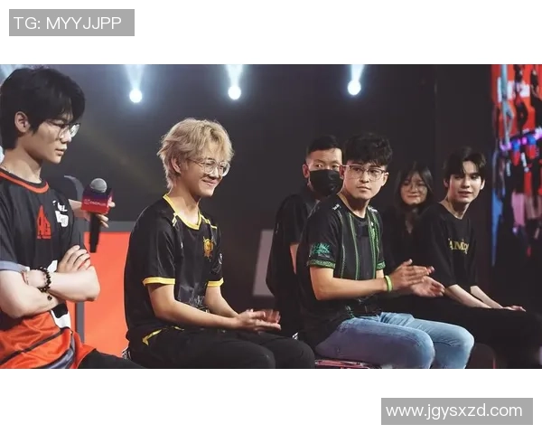 和平精英赛事分析:BLG战队包夹策略的成功与不足之处探讨 和平精英赛事分析:BLG战队包夹策略的成功与不足之处探讨