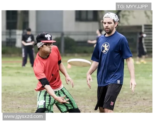 深圳飞盘队与北京飞盘队赛后复盘分析团队协作的成功与不足之处